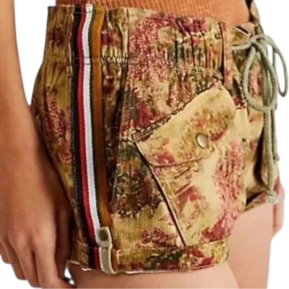 New Free People Printed Waimea Slouchy Shorts in Floral Earth Combo Medium - Picture 3 of 8
